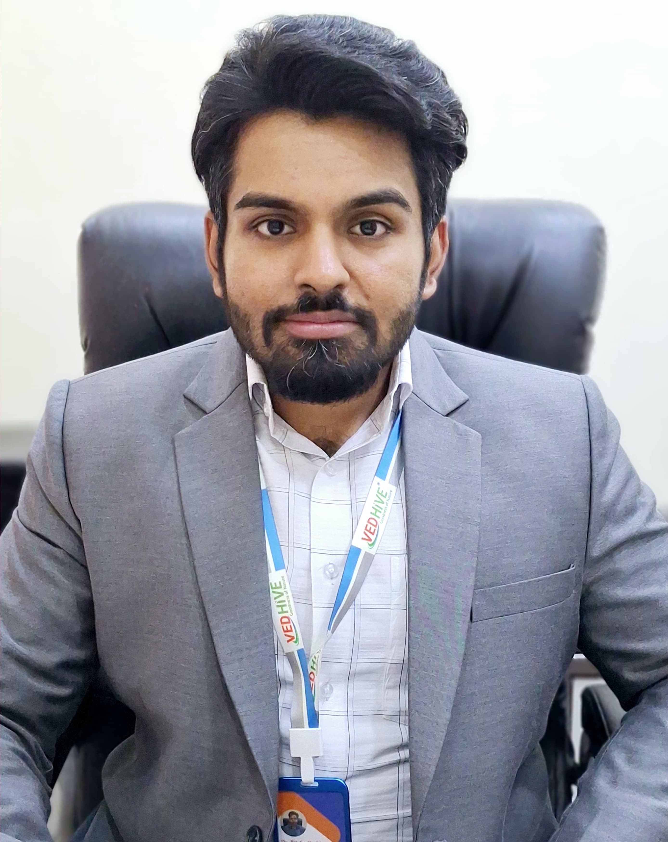 Dr. Rik Sadhukhan